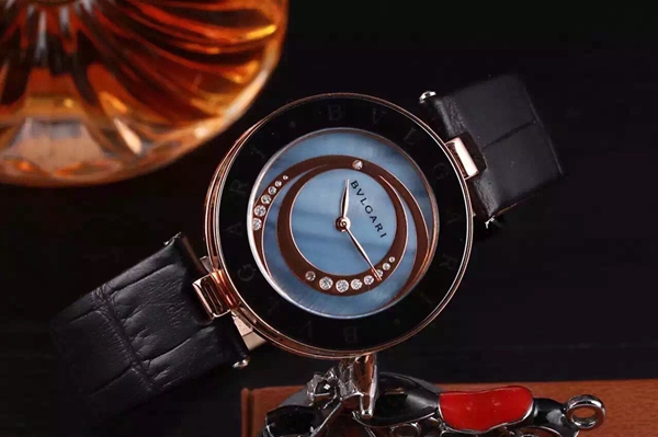 ブルガリ時計正面デザイン